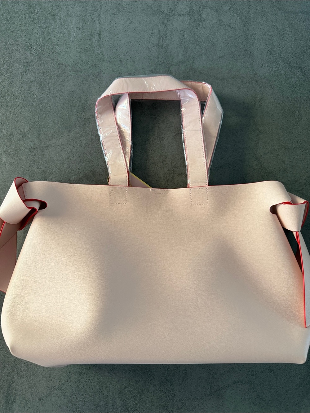 Elizabeth Arden Beauty Tote